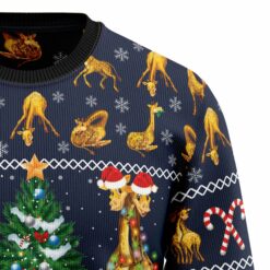 1664093755192d94356d Giraffe Christmas sweater