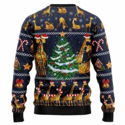 166409375952920a062e Giraffe Christmas sweater