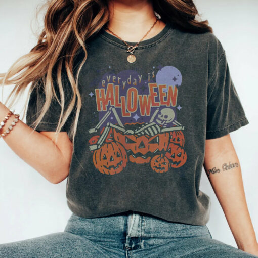 a30a4eb8d24a460388453db316ad0424 Everyday is Halloween shirt